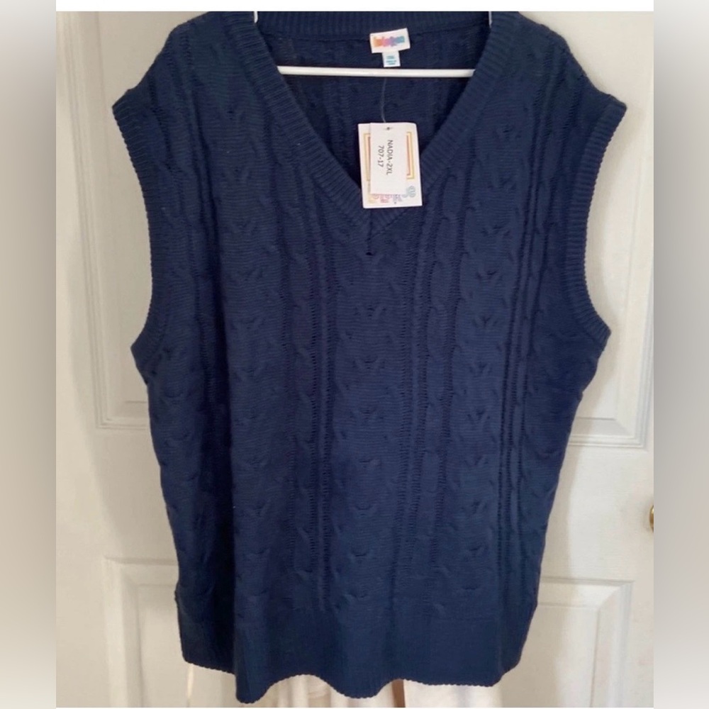 LuLaRoe Nadia Sweater Vest NWT Size 2XL